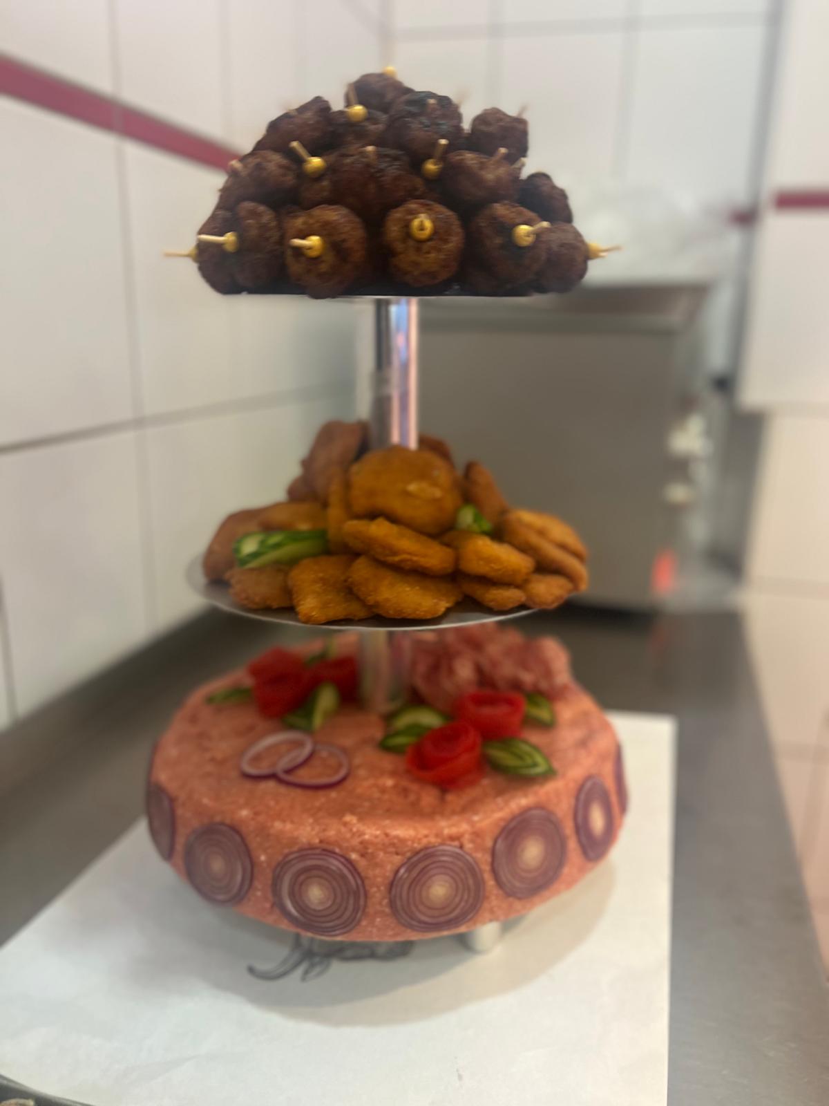 Torte aus frischem Mett